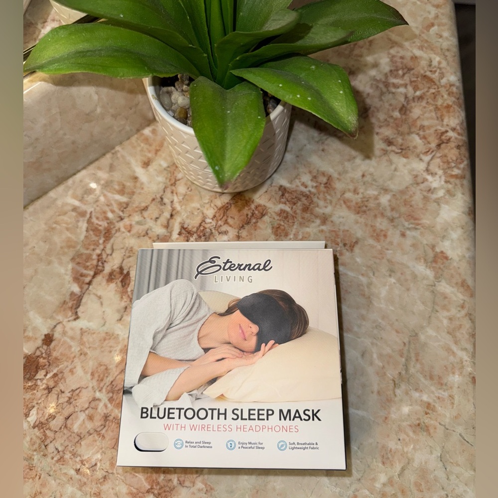 NWT Bluetooth Fabric Sleep Mask with Wireless Headphones, Relaxation & Rest